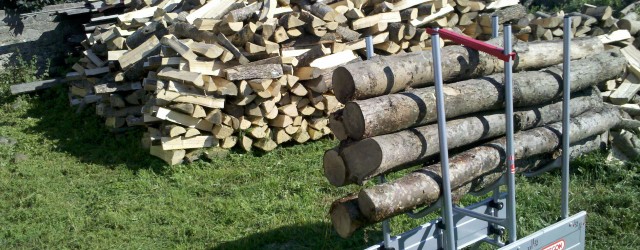 Jednoosobowe piłowanie drobniejszych kłód drewna (średnica 10-20cm) może być czasochłonne i niebezpieczne. Jednakże istnieje rozwiązanie znacznie ułatwiające tę czynność. Watch this video on YouTube. Składany koziołek Oregon (Katalog 542653) po...